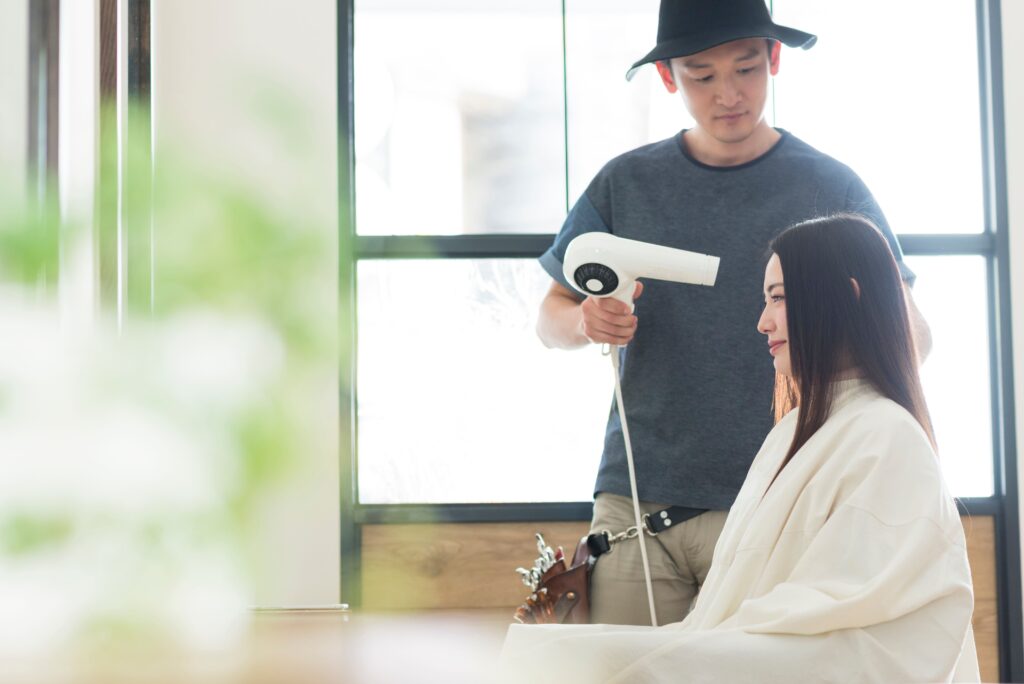 【サンテ東神奈川】縮毛矯正でボリュームを整え、触れたくなる素髪へ~神奈川県横浜市の髪質改善専門サロン~